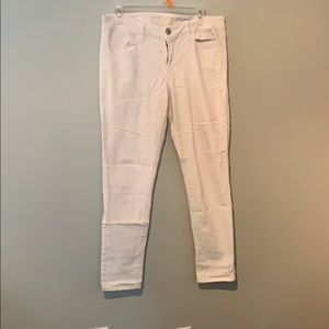 White American Eagle Jeans